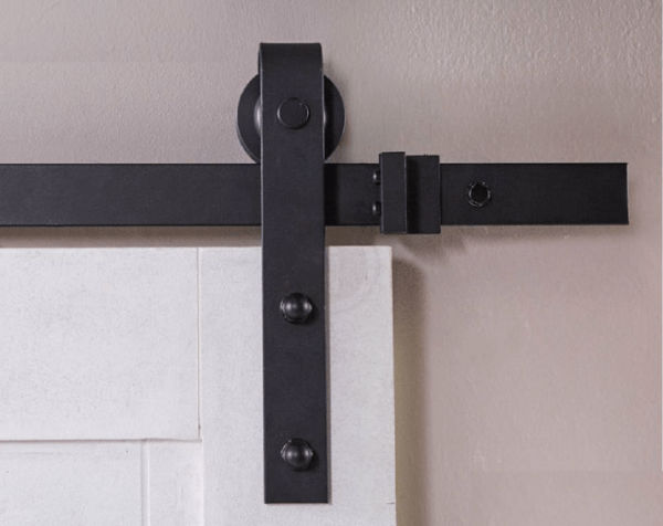 schuifdeursysteem met zwart stalen rol voor loftdeur